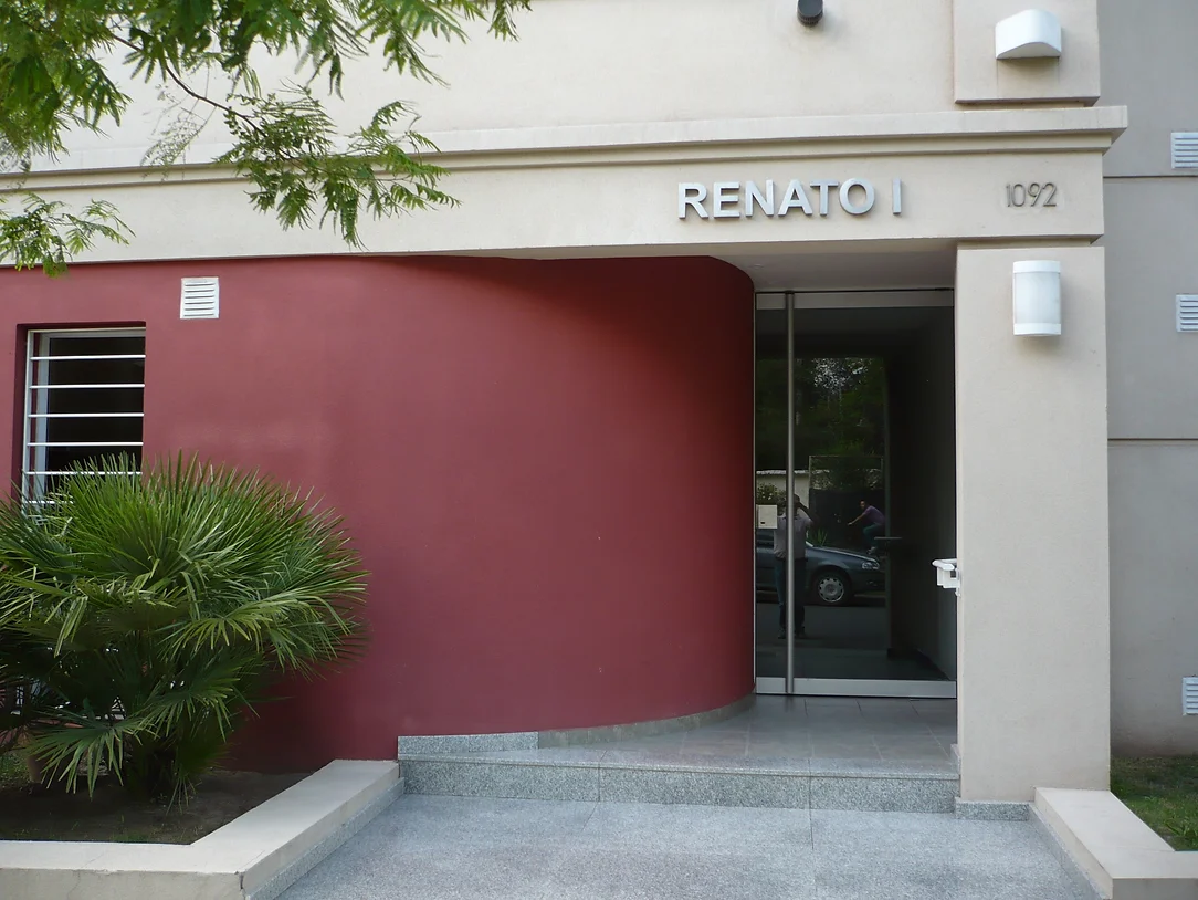 Renato I Entrada